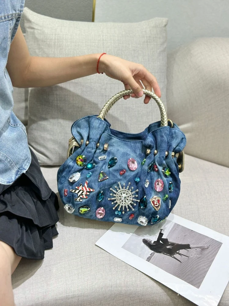 2025 Summer Women Sea-blue Denim Handbags New Korean-style Fashion Crystal Diamond-encrusted Dumpling Tote Casual Messenger Bags
2025 Summer Women Sea-blue Denim Handbags New Korean-style Fashion Crystal Diamond-encrusted Dumpling Tote Casual Messenger Bags