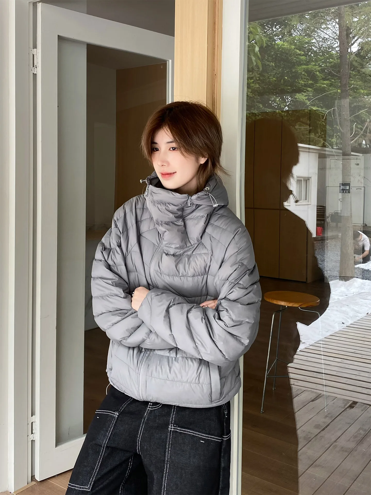Minimalist Style down Jacket Lightweight Slim Fit with Diagonal Zipper Unisex Hooded Warm Outerwear for Men And Women
Minimalist Style down Jacket Lightweight Slim Fit with Diagonal Zipper Unisex Hooded Warm Outerwear for Men And Women
