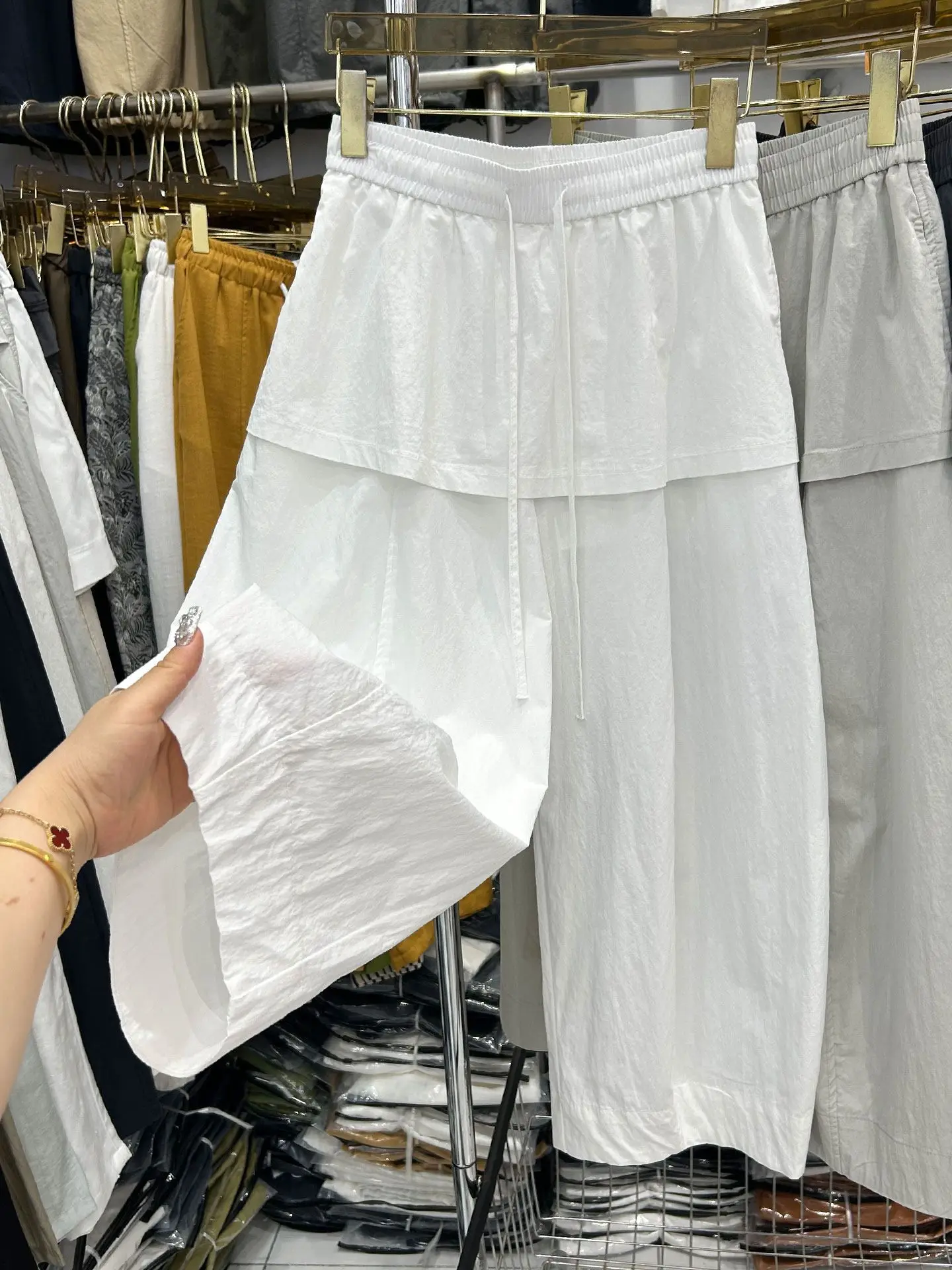 plus Size Casual Wide Leg Pants Women Summer Style High Waist Straight Cut Breathable Comfortable Slimming Nine Point Trousers
plus Size Casual Wide Leg Pants Women Summer Style High Waist Straight Cut Breathable Comfortable Slimming Nine Point Trousers