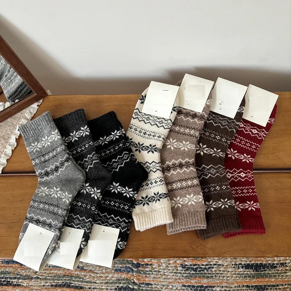 2025 new delivery young girl fashion socks Teenagers autumn winter spring sock 5pair/lot cartoon students black adolescent
2025 new delivery young girl fashion socks Teenagers autumn winter spring sock 5pair/lot cartoon students black adolescent