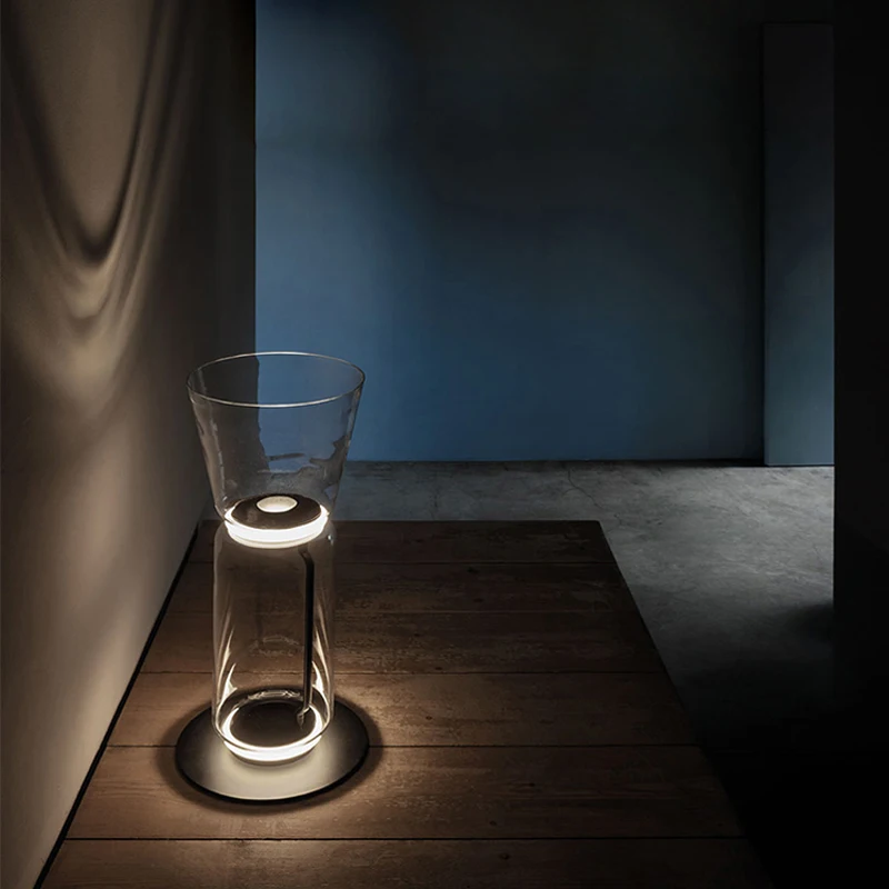 Modern Light Luxury Adjustable Tunnel Clear Glass Tube Design Table Lamp, Lustre Living Room Floor Becorative Lighting Fixtures.
Modern Light Luxury Adjustable Tunnel Clear Glass Tube Design Table Lamp, Lustre Living Room Floor Becorative Lighting Fixtures.