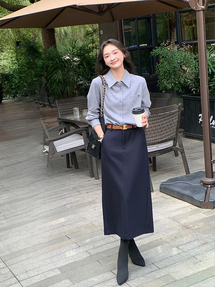 Elegant Minimalist Wool Blend Slim A-Line Long Half Skirt Autumn Winter New Style Back Split Skirt High Waist H-Shape City Co...
Elegant Minimalist Wool Blend Slim A-Line Long Half Skirt Autumn Winter New Style Back Split Skirt High Waist H-Shape City Co...