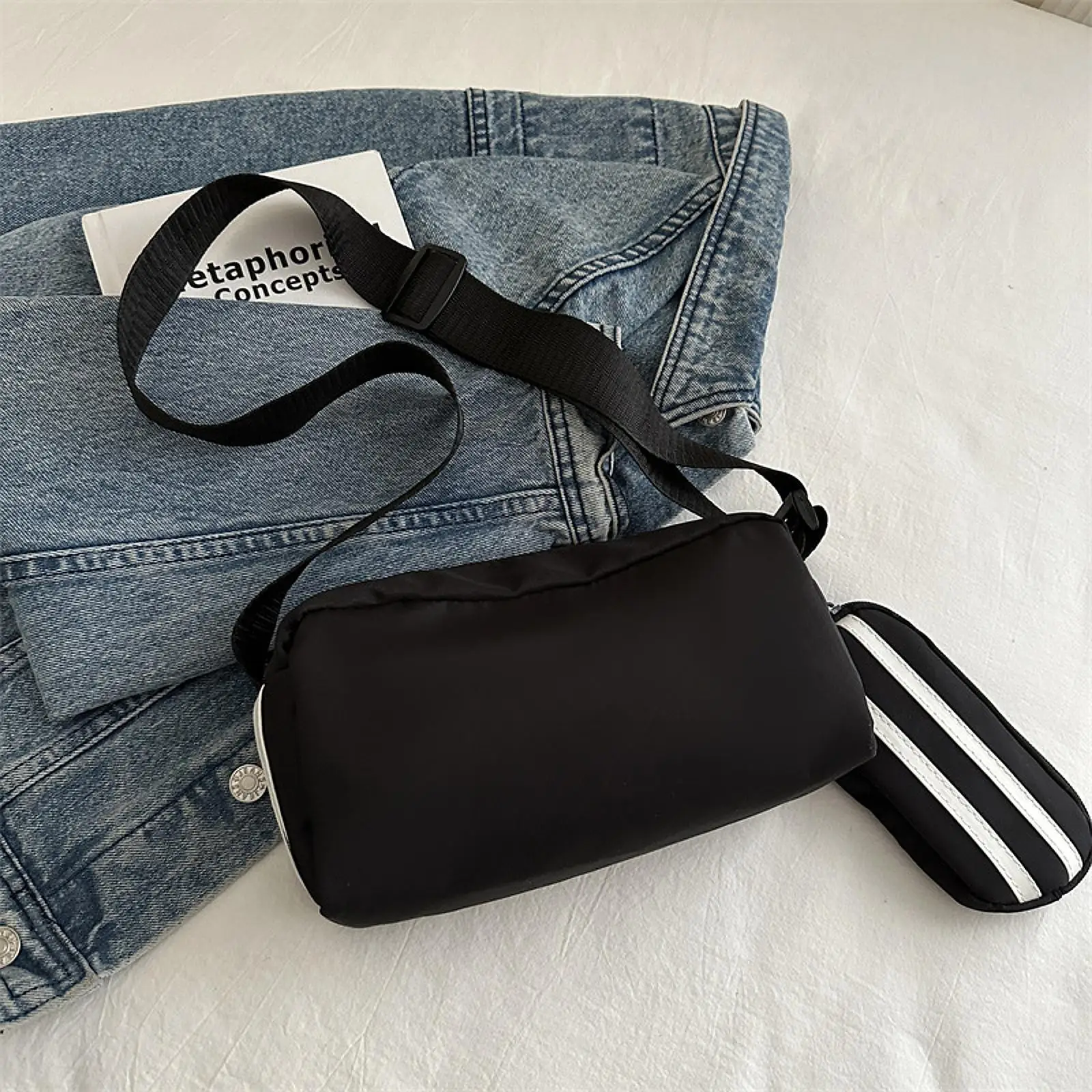 Womens Crossbody Bag Portable Smooth Zipper Sports Bag Trendy Travel Purse Satchel for Riding Camping Commuting Outdoor Walking
Womens Crossbody Bag Portable Smooth Zipper Sports Bag Trendy Travel Purse Satchel for Riding Camping Commuting Outdoor Walking