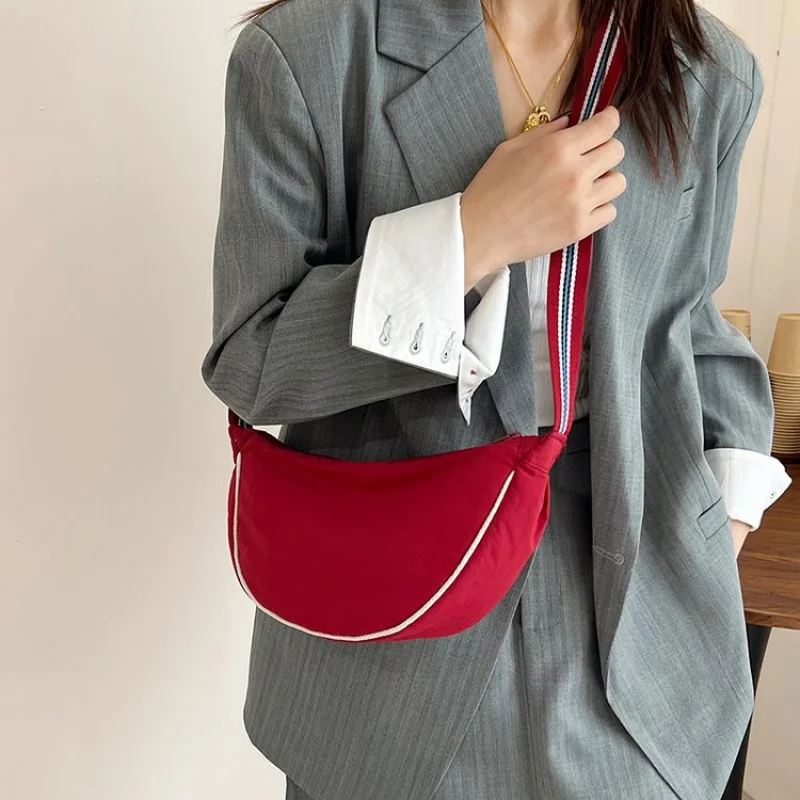 Известная дизайнерская кожаная женская сумка на плечо, роскошная брендовая модная классическая шикарная элегантная винтажная повседневная пригородная сумка
Известная дизайнерская кожаная женская сумка на плечо, роскошная брендовая модная классическая шикарная элегантная винтажная повседневная пригородная сумка 