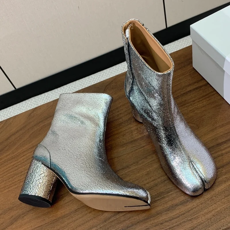 High quality split toe mid heeled boots, vintage leather shoes popular and comfortable 2026 new style 25090120
High quality split toe mid heeled boots, vintage leather shoes popular and comfortable 2026 new style 25090120