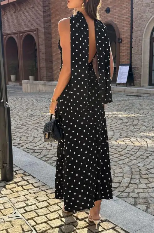 Новинка 2026: Летний женский комплект в стиле ретро — платье-халтер с волнообразным узором и длинная юбка. Элегантная винтажная одежда для повседневной носки, без спинки.
Новинка 2026: Летний женский комплект в стиле ретро — платье-халтер с волнообразным узором и длинная юбка. Элегантная винтажная одежда для повседневной носки, без спинки.