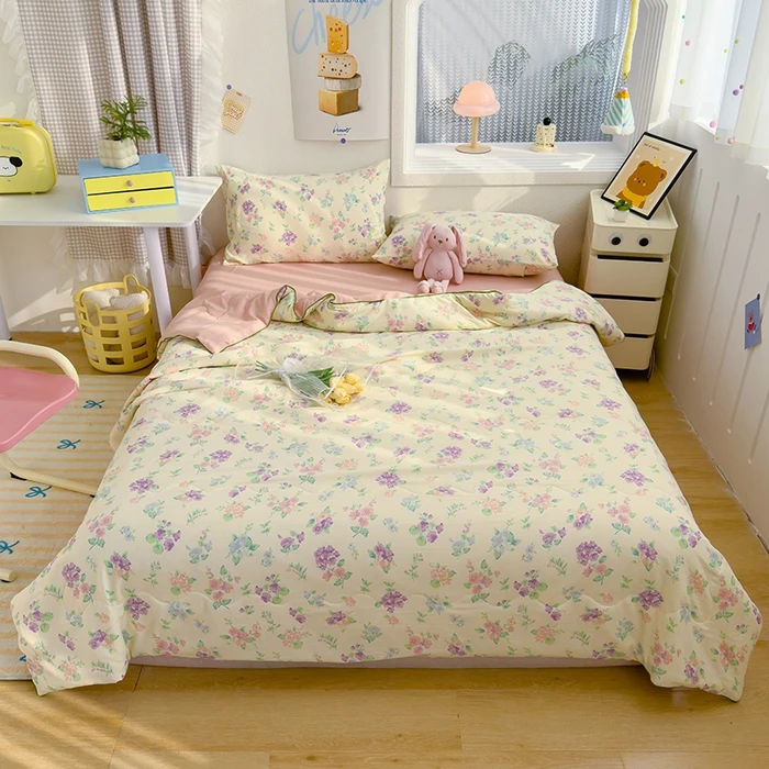 A-Class Maternal and Child Grade Summer and Autumn Cool Quilt with Double Layered Yarn and Soybean Fiber Core for Children
A-Class Maternal and Child Grade Summer and Autumn Cool Quilt with Double Layered Yarn and Soybean Fiber Core for Children