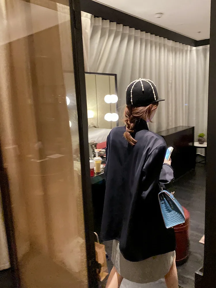 Limited Edition Zhang ei Tailored Baseball Jaet Double-Sided Wear Ele k Blue Women's Outerwear for Early Winter
Limited Edition Zhang ei Tailored Baseball Jaet Double-Sided Wear Ele k Blue Women's Outerwear for Early Winter