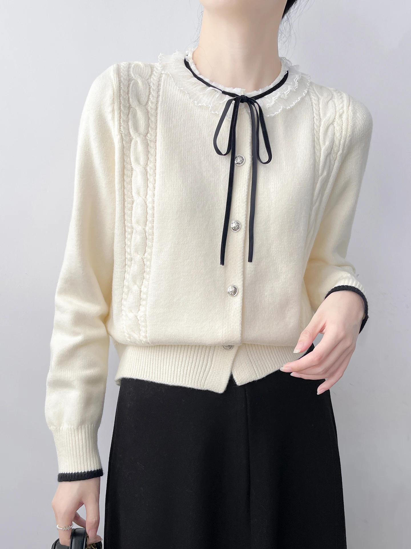 Корейский вязаный кардиган с кружевной отделкой и поясом для женщин, осенне-зимний, в нежном стиле, вязаный, открытый, укороченный жакет
Корейский вязаный кардиган с кружевной отделкой и поясом для женщин, осенне-зимний, в нежном стиле, вязаный, открытый, укороченный жакет