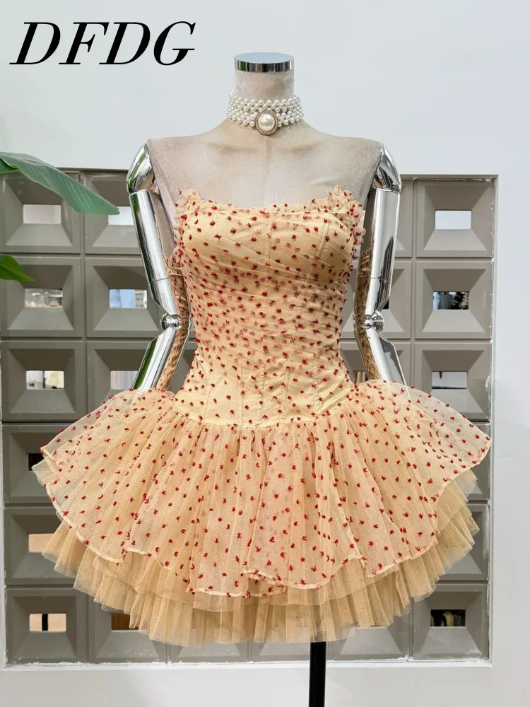 DFDG Women 2026 Spring Summer Fashion Strapless Mini Dress Polka Dot Tulle Layered Ruffle Hem Cute Party Gown Cocktail Dress
DFDG Women 2026 Spring Summer Fashion Strapless Mini Dress Polka Dot Tulle Layered Ruffle Hem Cute Party Gown Cocktail Dress