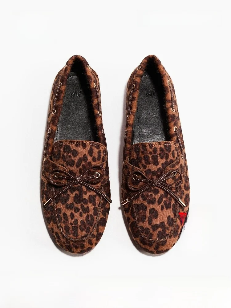 H&M Summer New Women's Boat Shoes Flat round Toe Casual Style Fashionable Slip-On Sneakers for Young Women All Seasons Wear
H&M Summer New Women's Boat Shoes Flat round Toe Casual Style Fashionable Slip-On Sneakers for Young Women All Seasons Wear