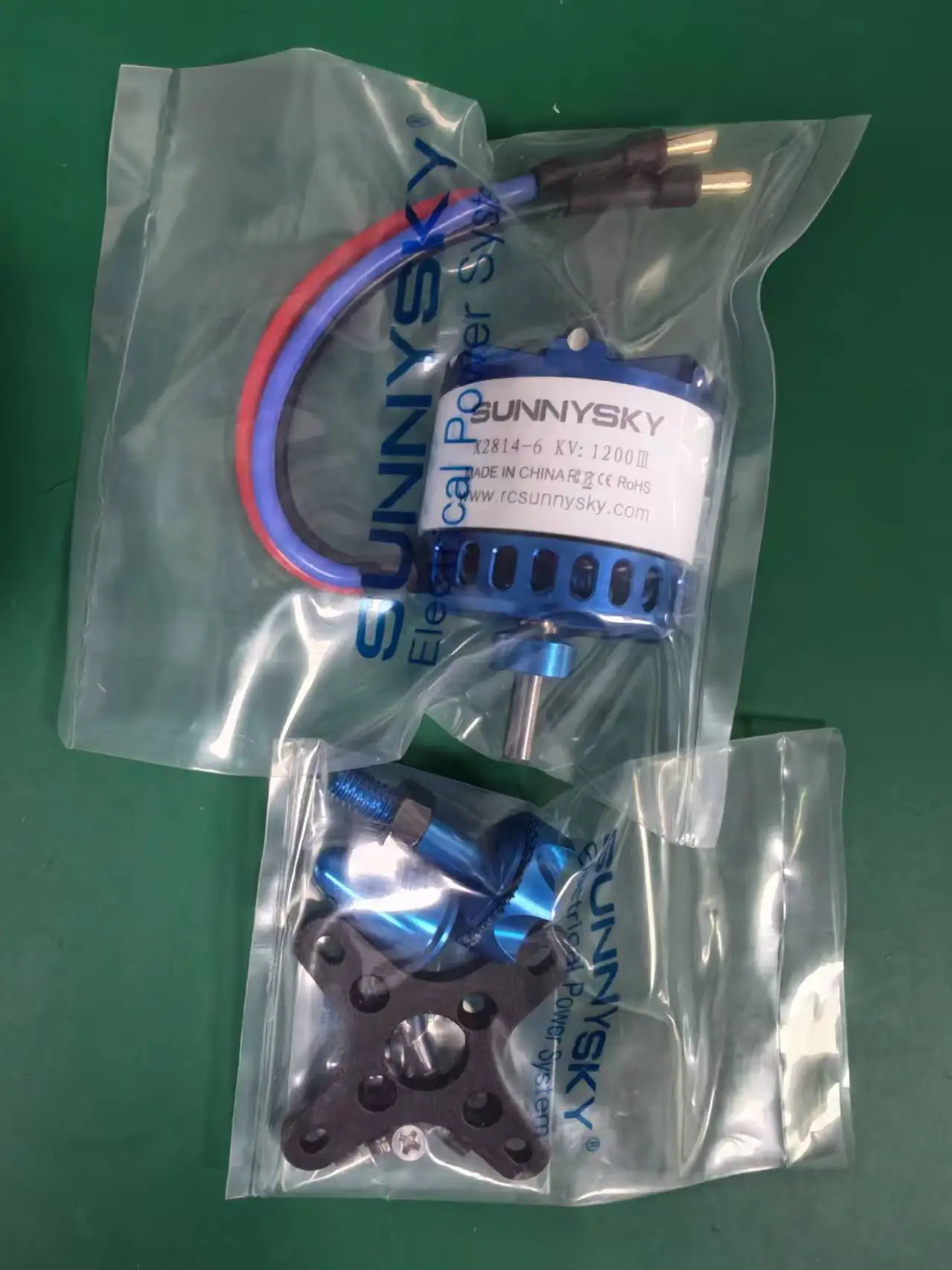 Sunnysky X2814 3rd generation new model brushless motor model aircraft with fixed wings
Sunnysky X2814 3rd generation new model brushless motor model aircraft with fixed wings