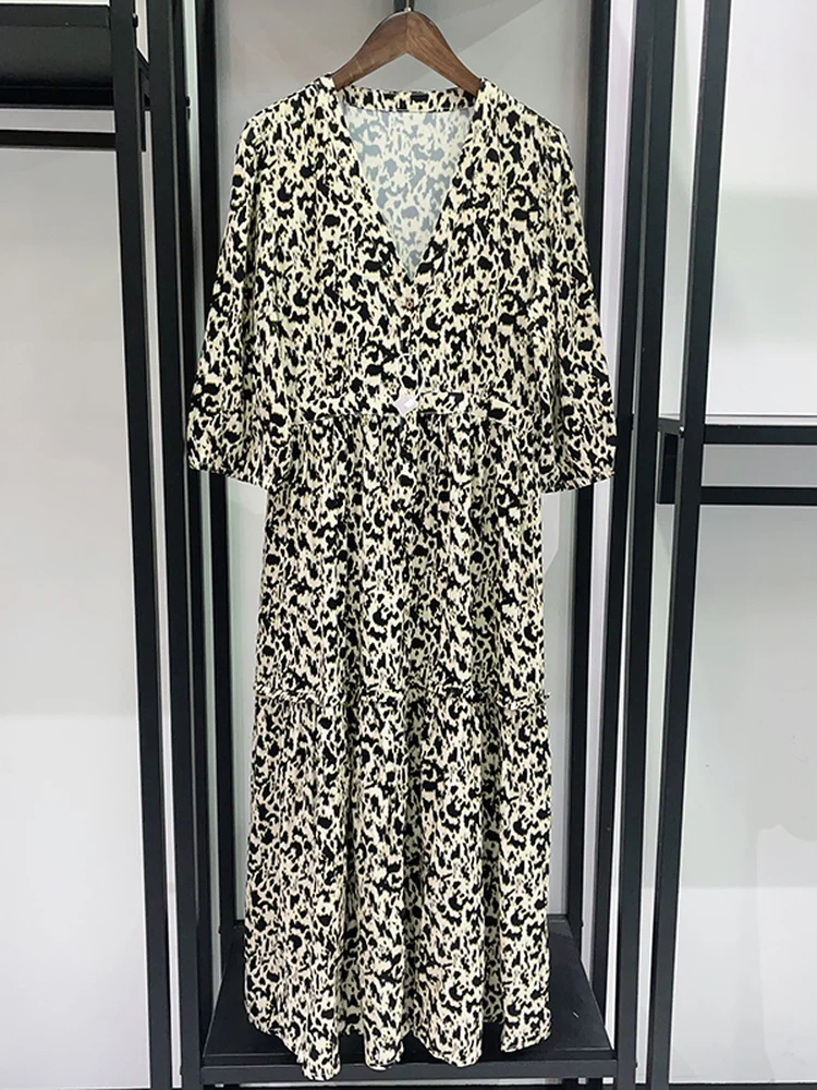 Elegant Long V-Neck Printed Dress Single Button Commute Dress Polished Polyester Rayon Fiber H-Style Loose Fit Workwear
Elegant Long V-Neck Printed Dress Single Button Commute Dress Polished Polyester Rayon Fiber H-Style Loose Fit Workwear
