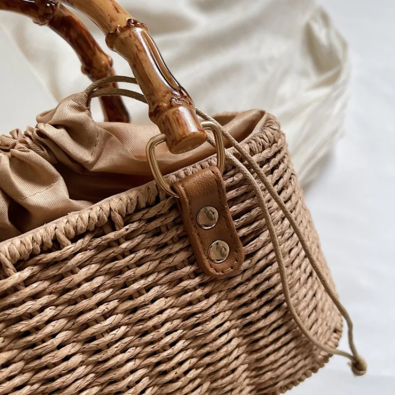 Минималистичная уникальная сумка через плечо, модный дизайн, сплошной цвет с буквенным логотипом для женщин, кожаная классическая сумка
Минималистичная уникальная сумка через плечо, модный дизайн, сплошной цвет с буквенным логотипом для женщин, кожаная классическая сумка