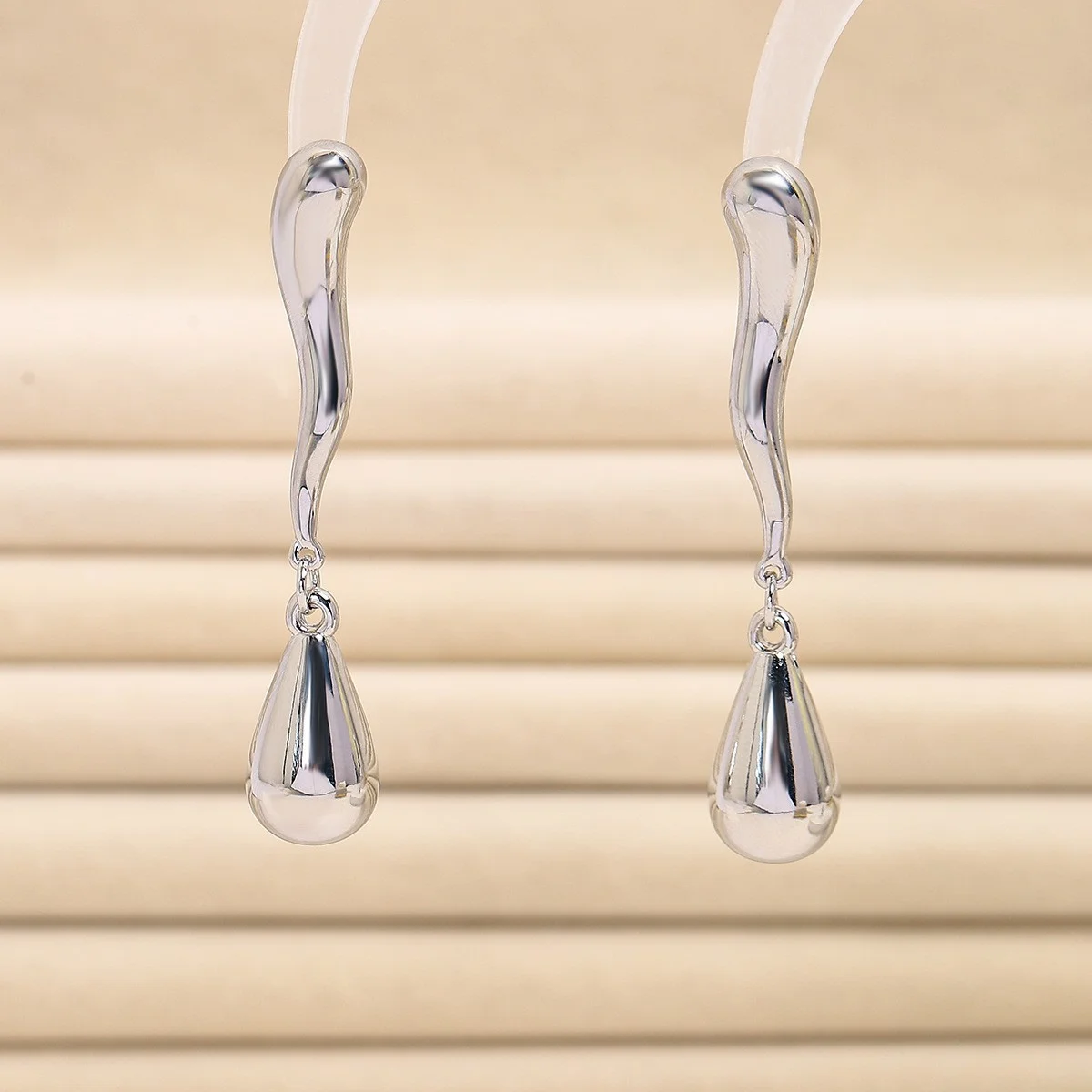 925 Silver Needle Luxury Silver Tone Teardrop Drop Earrings, Minimalist Daily Wear Statement Jewelry Gift for Women
925 Silver Needle Luxury Silver Tone Teardrop Drop Earrings, Minimalist Daily Wear Statement Jewelry Gift for Women