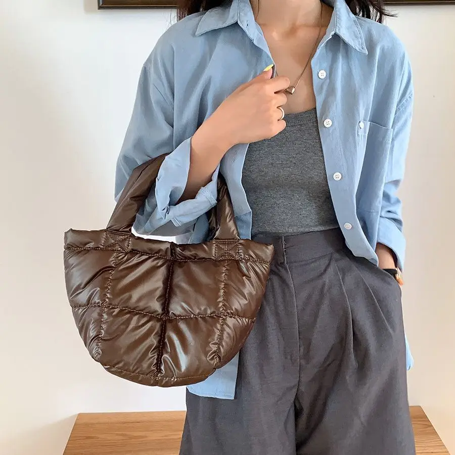 Стильная повседневная сумка-мессенджер, минималистичная сумка через плечо для деловых женщин, элегантная однотонная парижская сумка 
Стильная повседневная сумка-мессенджер, минималистичная сумка через плечо для деловых женщин, элегантная однотонная парижская сумка