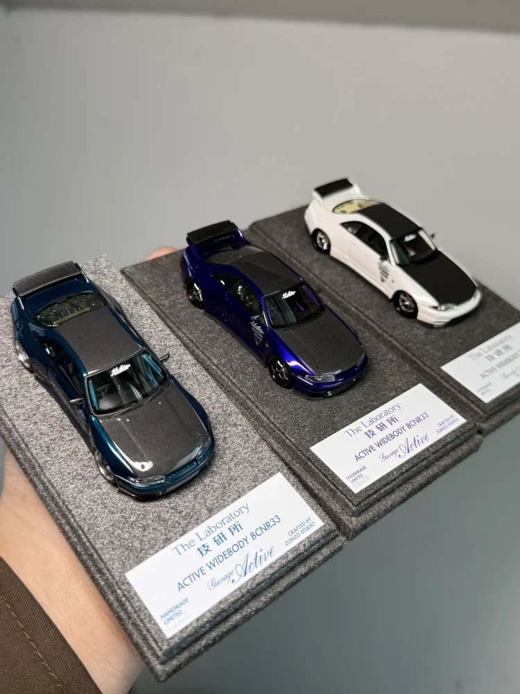 Модель автомобиля Stocks The Laboratory 1:64 1/64 Active Widebody BCNR33 Seven Colors из смолы, 2026 год
Модель автомобиля Stocks The Laboratory 1:64 1/64 Active Widebody BCNR33 Seven Colors из смолы, 2026 год