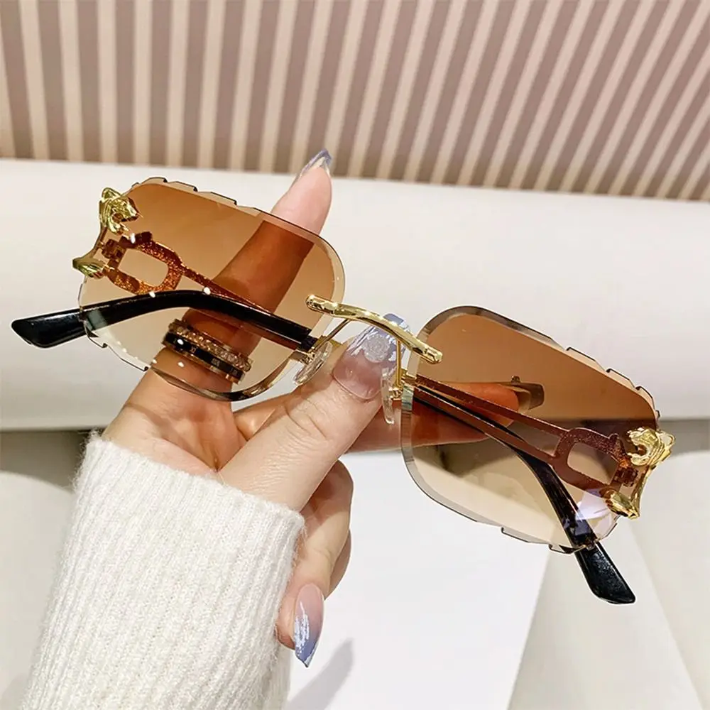 Metal Temples Cut Edge Sunglasses Trendy Rimless UV400 Sunglasses Retro Shades Daily Party Holiday Outdoor Motorcycle Glasse
Metal Temples Cut Edge Sunglasses Trendy Rimless UV400 Sunglasses Retro Shades Daily Party Holiday Outdoor Motorcycle Glasse