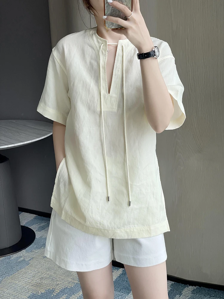 Летняя комфортная легкая женская блузка из льна Lenzing цвета ваниль с V-образным вырезом и поясом
Летняя комфортная легкая женская блузка из льна Lenzing цвета ваниль с V-образным вырезом и поясом