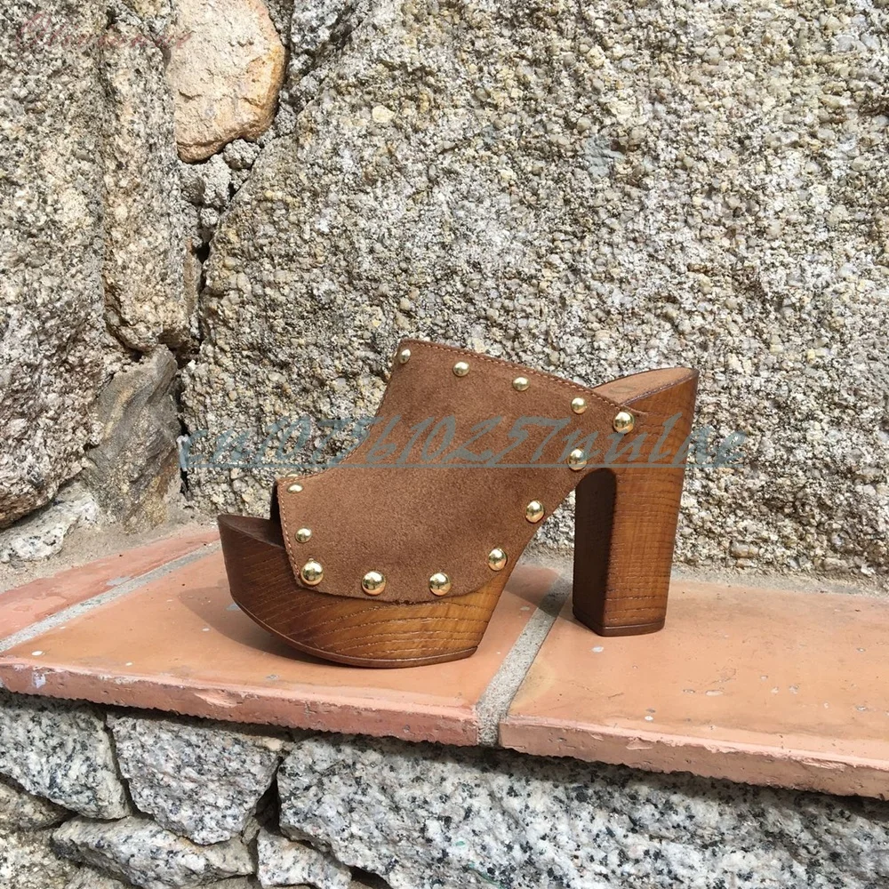 Brown Suede Side Rivets Decor Opn Toe Slippers Elegant Chunky High Heel Retro Style Shoes for Women Fashion Sexy 2026 Summer
Brown Suede Side Rivets Decor Opn Toe Slippers Elegant Chunky High Heel Retro Style Shoes for Women Fashion Sexy 2026 Summer