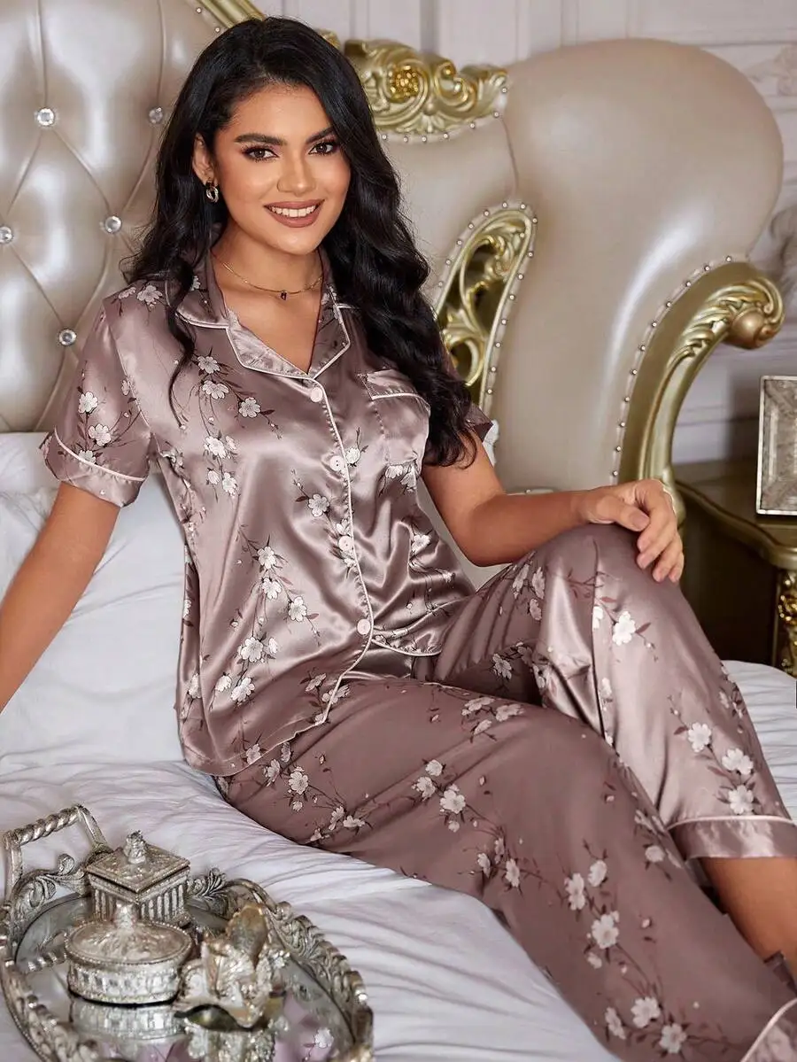 Floral Print Faux Silk Pajama Set Short Sleeve Turn-Down Collar Women
Floral Print Faux Silk Pajama Set Short Sleeve Turn-Down Collar Women