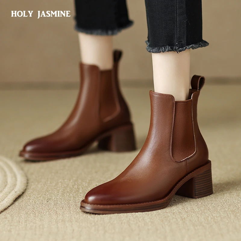 Women Ankle Boots Luxury Genuine Leather High Heels Elastic Band Black Chelsea Short Boots Elegant Female Booties Designer Shoes
Women Ankle Boots Luxury Genuine Leather High Heels Elastic Band Black Chelsea Short Boots Elegant Female Booties Designer Shoes