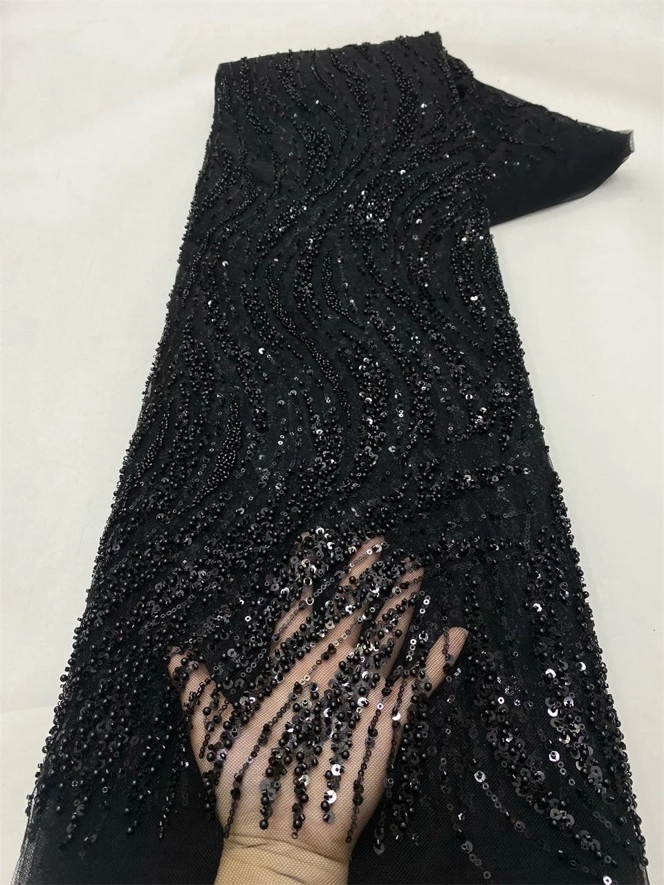 2024 Black Latest French Beaded Tulle Lace Fabric High Quality African Net Lace Fabrics with Sequins for Evening Dresses VXZ6118
2024 Black Latest French Beaded Tulle Lace Fabric High Quality African Net Lace Fabrics with Sequins for Evening Dresses VXZ6118