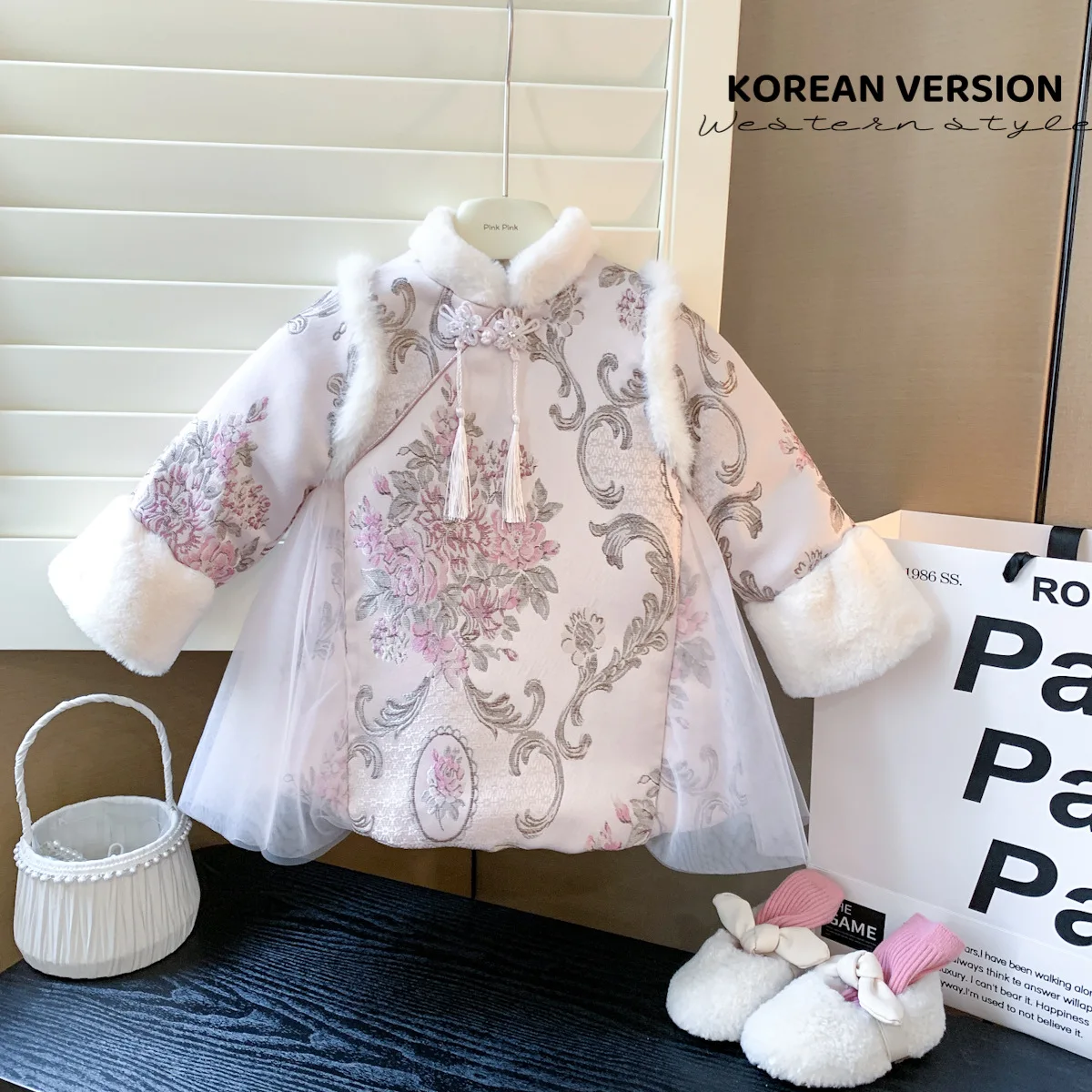 Girl Dress New Autumn Winter Chinese Style Embroidered Cheongsam Dress Baby Girl New Year Costume Thick Long Sleeve Dress
Girl Dress New Autumn Winter Chinese Style Embroidered Cheongsam Dress Baby Girl New Year Costume Thick Long Sleeve Dress