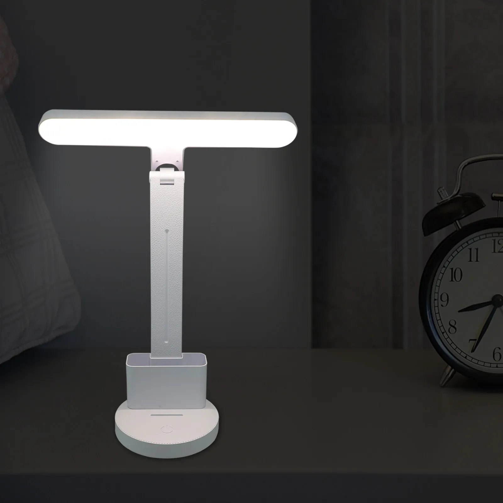 1Set Modern LED Desk Lamp 3 Brightness Levels Rechargeable Eye-Caring Reading Light for Home Office Bedroom Dorm Study Table
1Set Modern LED Desk Lamp 3 Brightness Levels Rechargeable Eye-Caring Reading Light for Home Office Bedroom Dorm Study Table