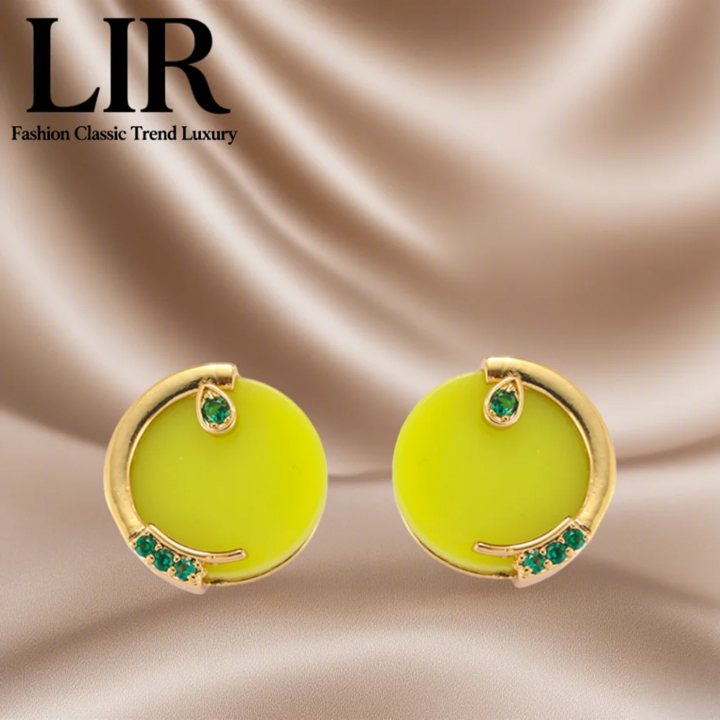 Серьги LIR Fresh Lemon Yellow: круглые и полумесяц, яркий оттенок для молодежной энергии, модные женские украшения
Серьги LIR Fresh Lemon Yellow: круглые и полумесяц, яркий оттенок для молодежной энергии, модные женские украшения