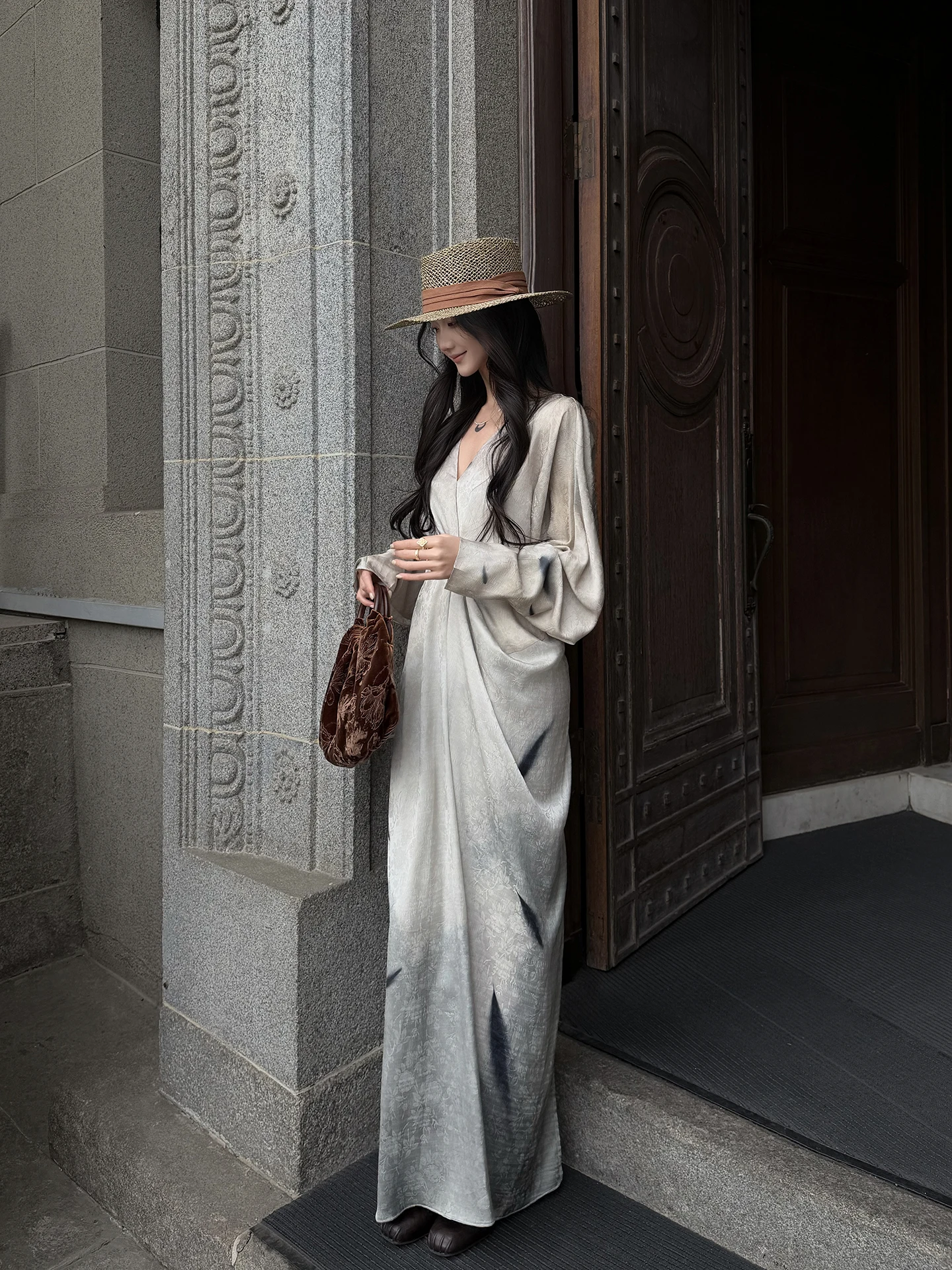 SUYE Chinese Style Watercolor Print Maxi Dress V-Neck Waist-Cinching Long Sleeve Spring Summer Casual High Waist Skirt
SUYE Chinese Style Watercolor Print Maxi Dress V-Neck Waist-Cinching Long Sleeve Spring Summer Casual High Waist Skirt