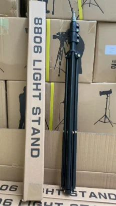 300W LED Video Light 5700K Continuous Dimmable Aluminum Photography Lamp and 2.1-meter support bracket 300W LED Video Light 5700K Continuous Dimmable Aluminum Photography Lamp and 2.1-meter support bracket