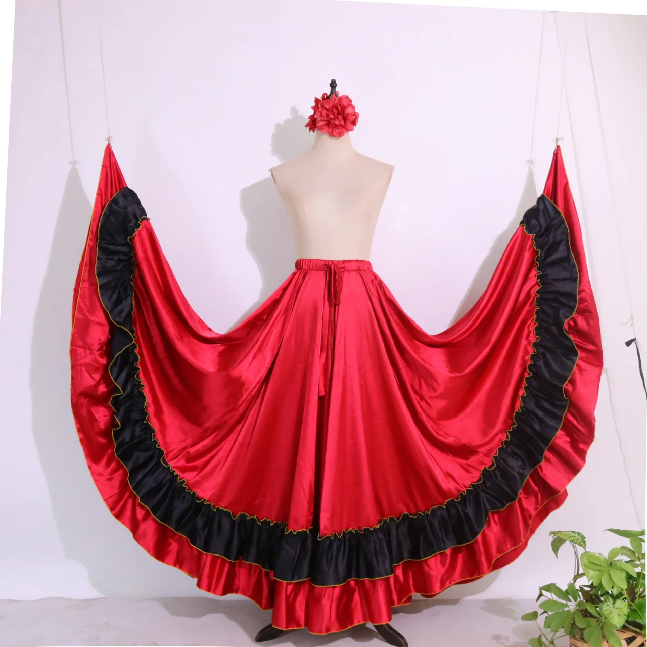 720 Degree Satin Skirt Belly Dance Costume Women Gypsy Long Skirts Dancer Practice Wear
720 Degree Satin Skirt Belly Dance Costume Women Gypsy Long Skirts Dancer Practice Wear