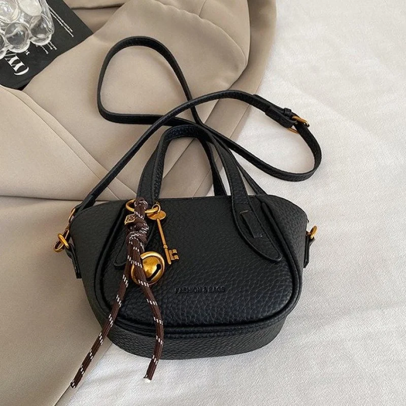 Шикарная практичная женская сумка через плечо, сумка через плечо для женщин, кожаная дизайнерская сумка в классическом стиле
Шикарная практичная женская сумка через плечо, сумка через плечо для женщин, кожаная дизайнерская сумка в классическом стиле