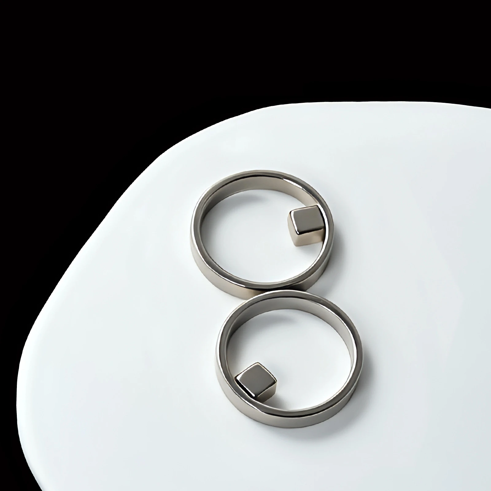 Hollow Cateye Magnets Lightweight Ring-Shaped Cat Eye Magnet Wide Beam High Quality for Home DIY Beginners Nails Artists
Hollow Cateye Magnets Lightweight Ring-Shaped Cat Eye Magnet Wide Beam High Quality for Home DIY Beginners Nails Artists