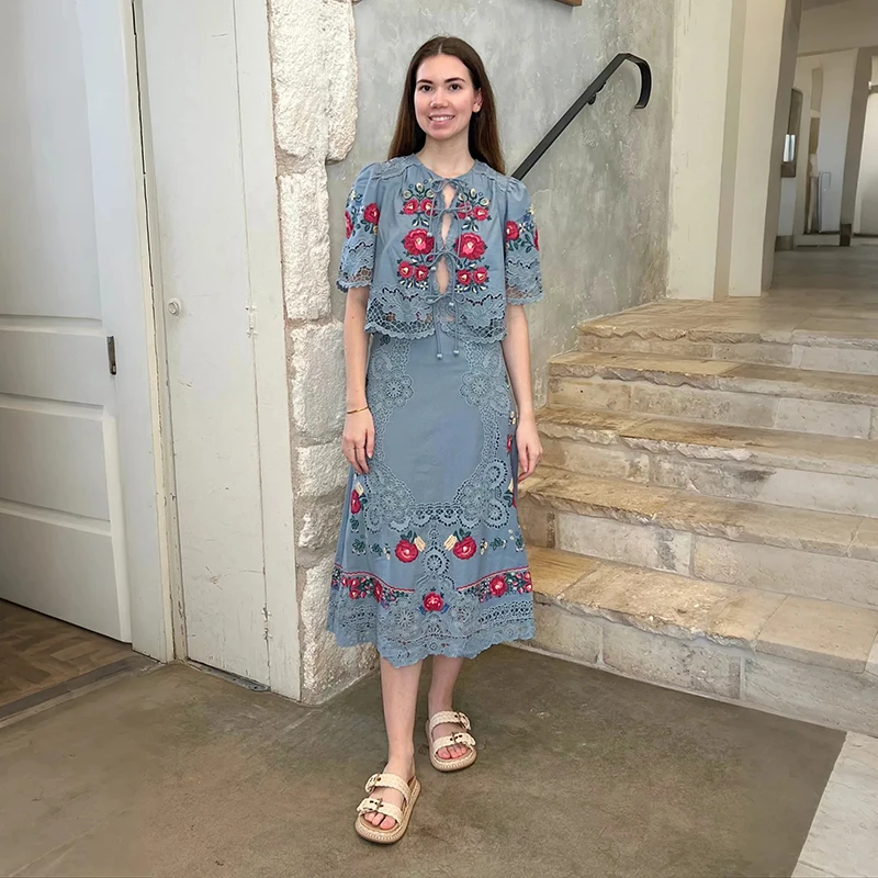 Spring Summer Women's Short Sleeve Embroidered Shirt Black Blue Flower Knot Waist Cotton Linen Blend French Style Loose Fit
Spring Summer Women's Short Sleeve Embroidered Shirt Black Blue Flower Knot Waist Cotton Linen Blend French Style Loose Fit