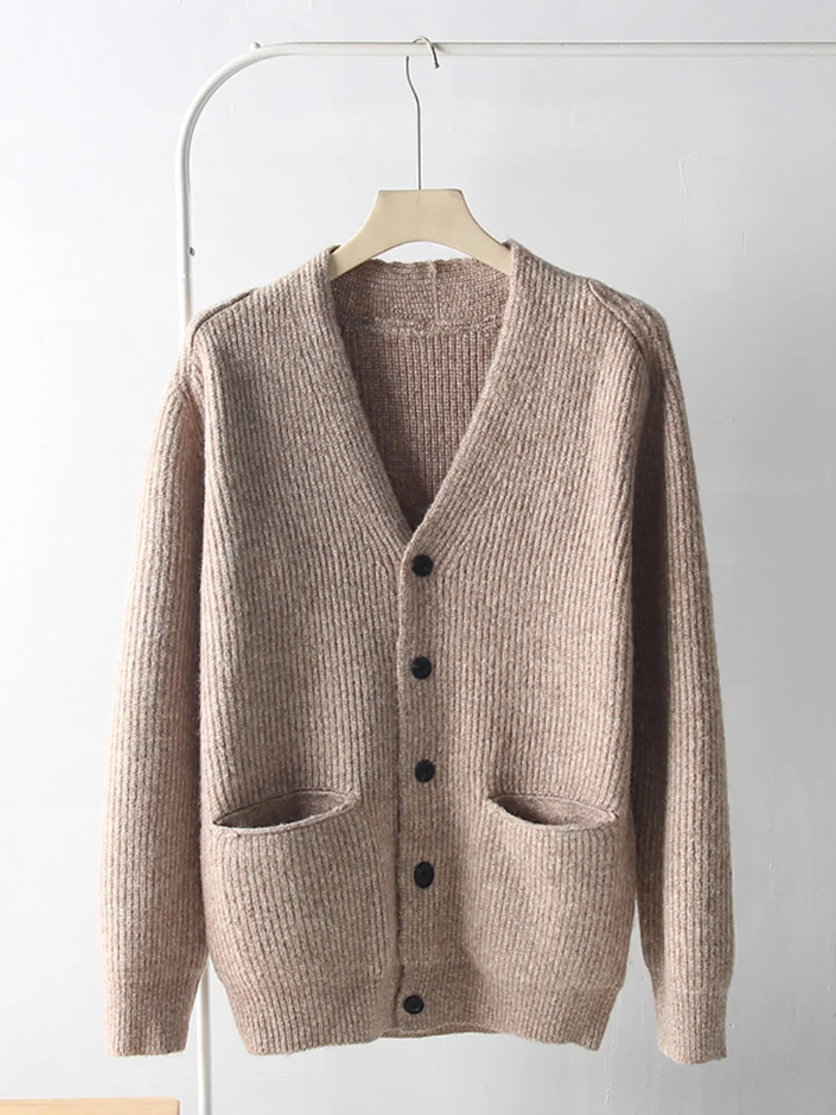 Heavyweight Recommendation Soft And Smooth Men's Autumn Winter Casual Versatile V-neck Wool Open Cardigan Sweater Jacket
Heavyweight Recommendation Soft And Smooth Men's Autumn Winter Casual Versatile V-neck Wool Open Cardigan Sweater Jacket