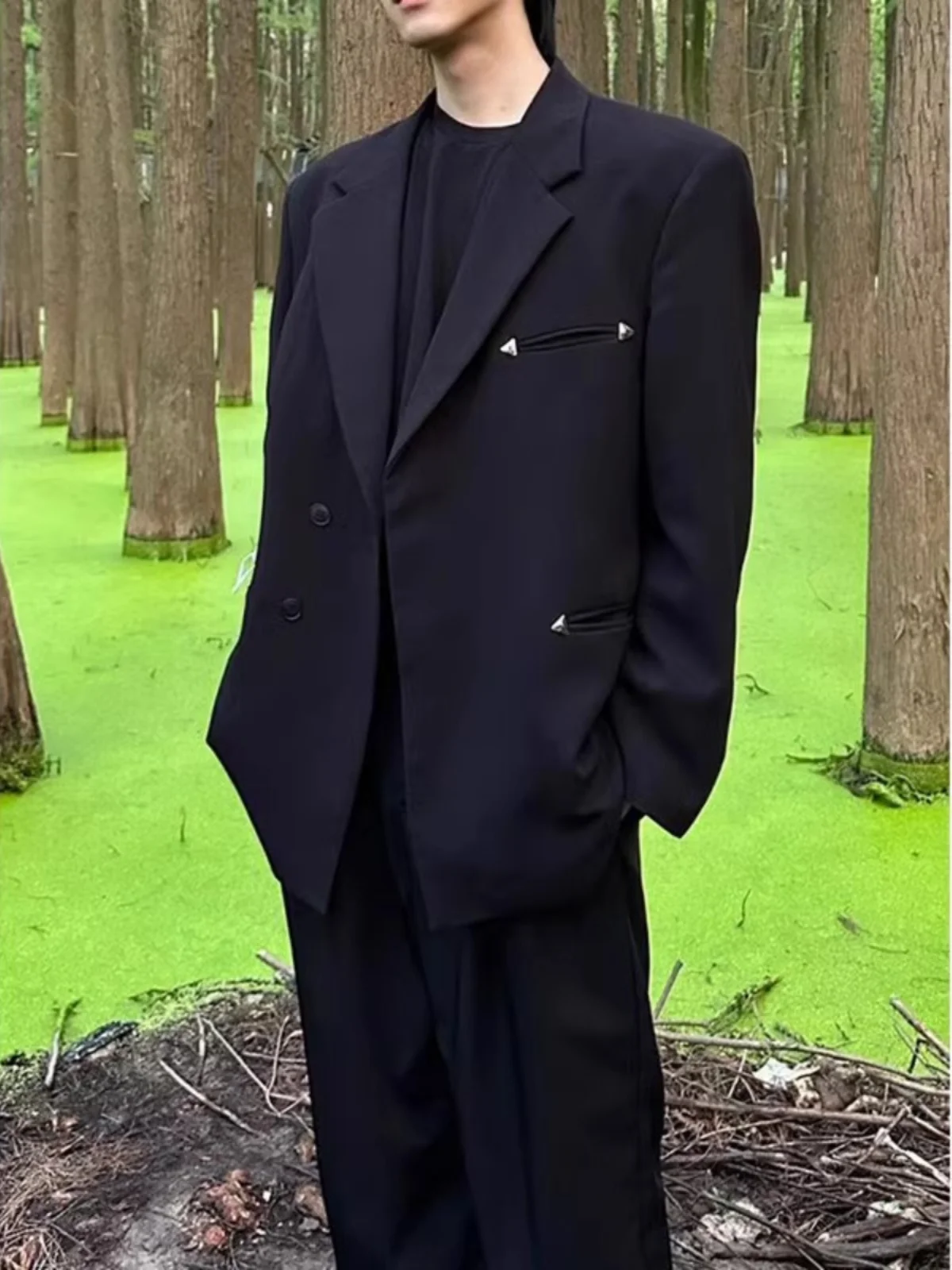 Ele Tailored Men's Suit Jaet oulder Pads Formal Evening Gown Briti Sle Slim Fit Faionable High-End Feeling
Ele Tailored Men's Suit Jaet oulder Pads Formal Evening Gown Briti Sle Slim Fit Faionable High-End Feeling