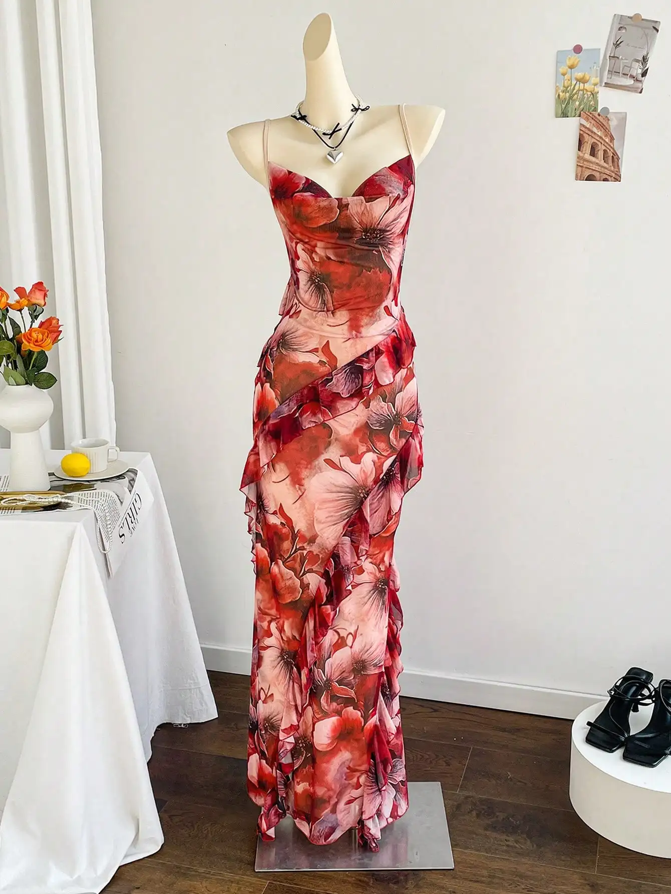 Red Floral Print Draped Neck Ruffle Hem Maxi Dress for Evening Party
Red Floral Print Draped Neck Ruffle Hem Maxi Dress for Evening Party