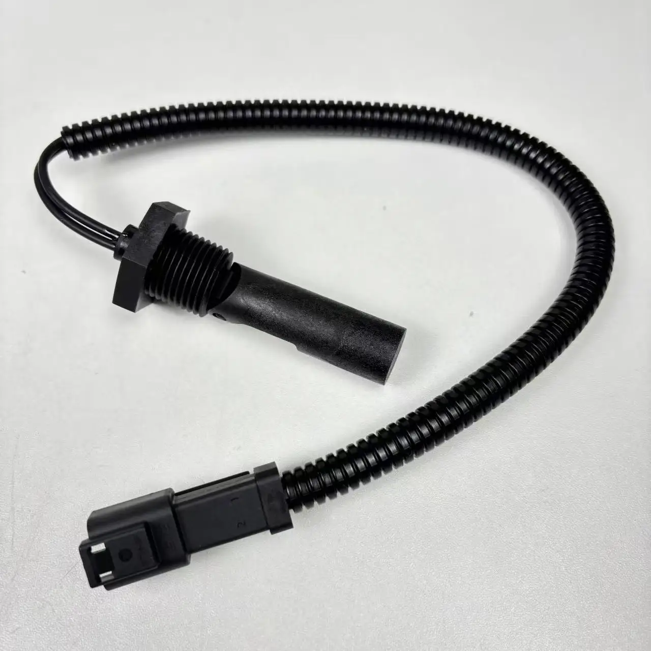 Датчик уровня охлаждающей жидкости в баке 42-2347 для двигателя Thermo King T-680 T-880 T-1000 T-1080F
Датчик уровня охлаждающей жидкости в баке 42-2347 для двигателя Thermo King T-680 T-880 T-1000 T-1080F