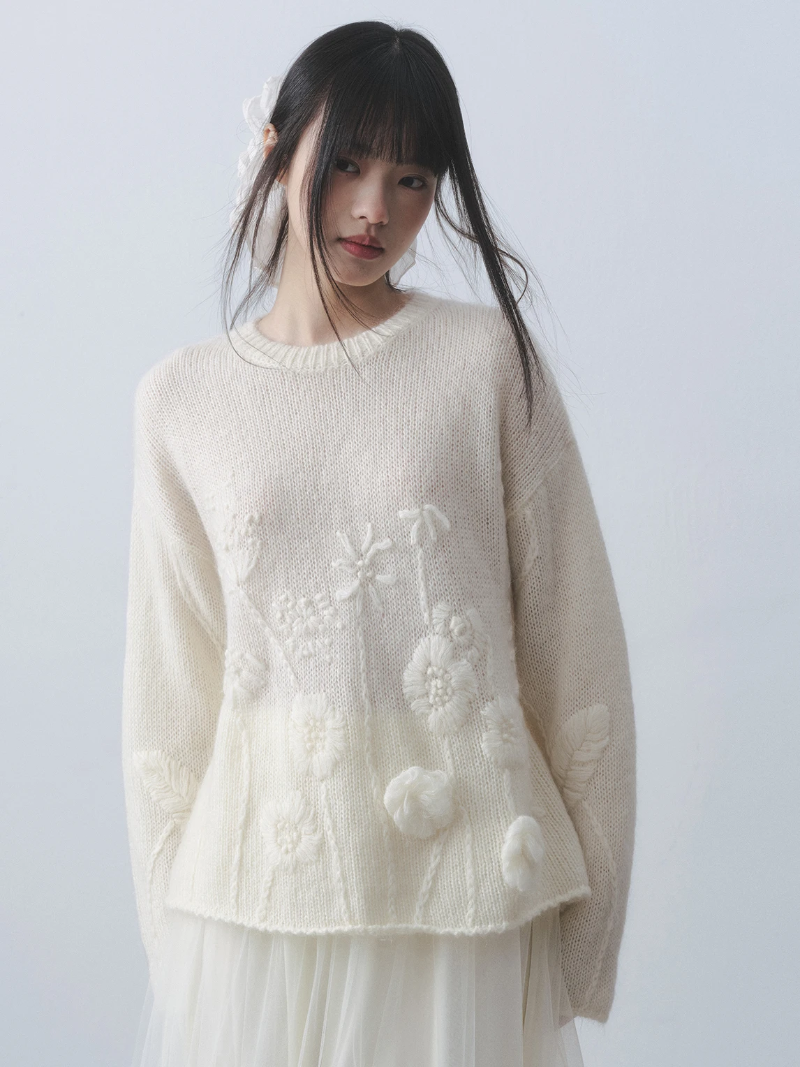 Dirl Lazy Sle Handmade Knitted Sweater Soft Mist White Loose Fit Embroidered Floral Decorated Casual Comfortable Breathable
Dirl Lazy Sle Handmade Knitted Sweater Soft Mist White Loose Fit Embroidered Floral Decorated Casual Comfortable Breathable