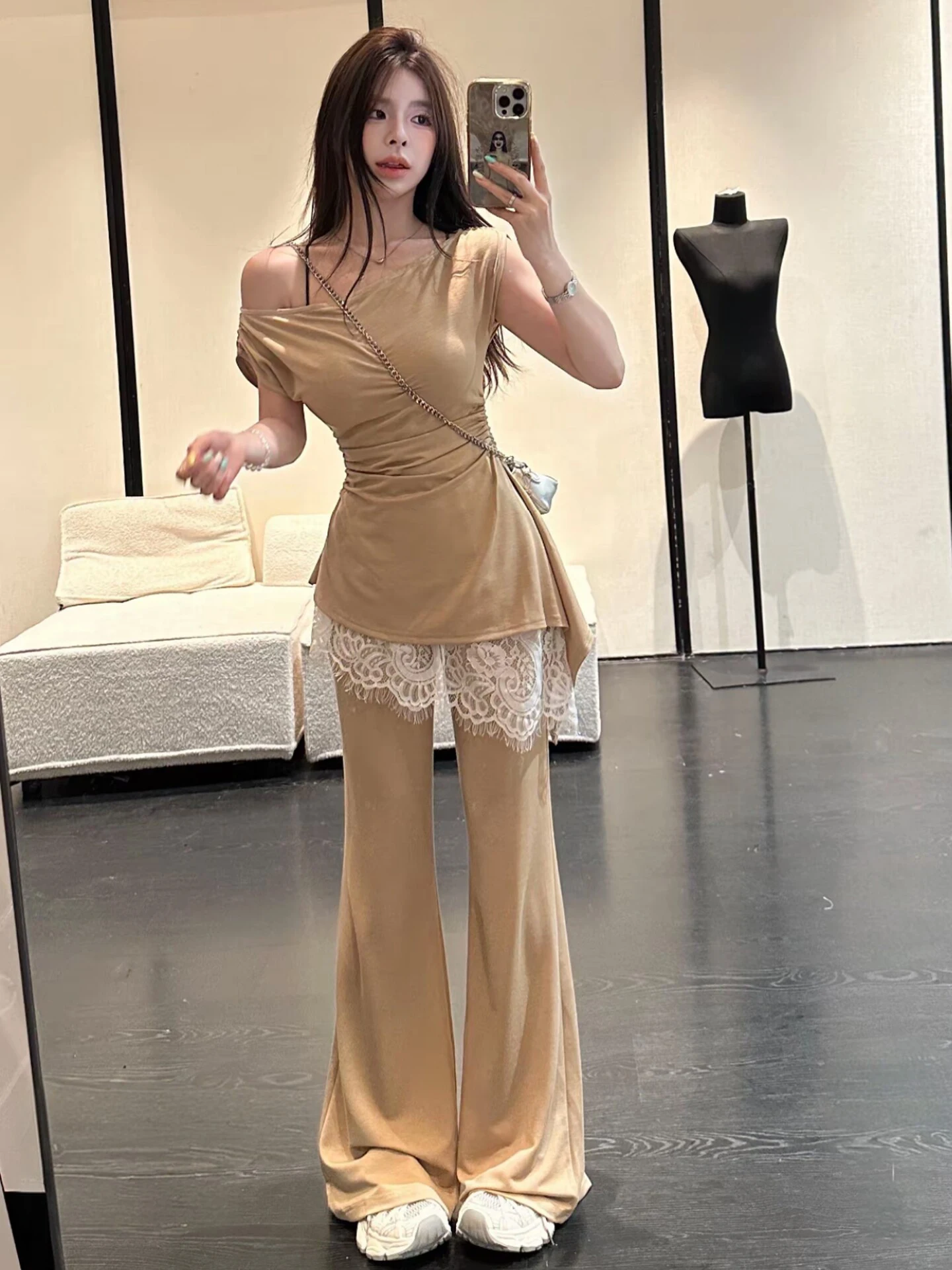 Summer Pure Desire Style Women's Fashion Set Casual High Waist Trousers Short Sleeve T-Shirt Side Neckline Shoulder Bared Two...
Summer Pure Desire Style Women's Fashion Set Casual High Waist Trousers Short Sleeve T-Shirt Side Neckline Shoulder Bared Two...