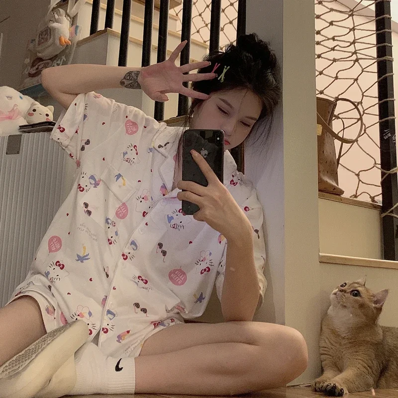 Новая шелковая пижама Sanrio Hello Kitty, Женская милая Повседневная и удобная дышащая легкая домашняя женская пижама с героями мультфильмов
Новая шелковая пижама Sanrio Hello Kitty, Женская милая Повседневная и удобная дышащая легкая домашняя женская пижама с героями мультфильмов