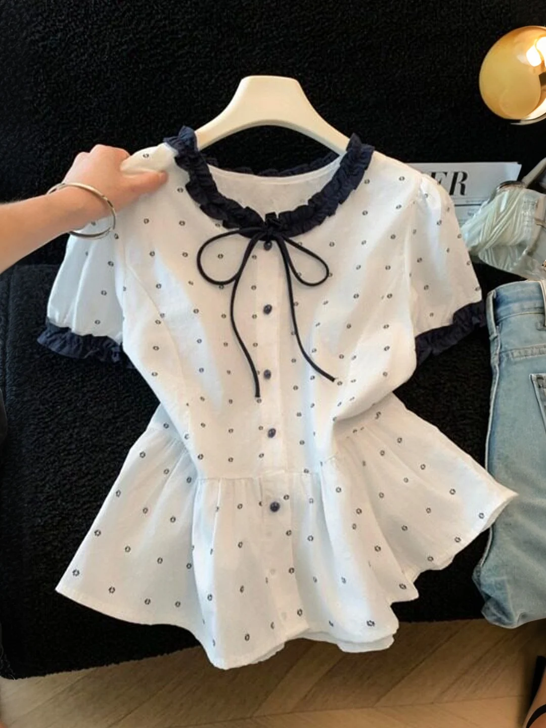 Unique Color Block Design Short Sleeve Shirt Women's Summer New Style 2026 Korean Version Loose Fit Bubble Sleeve Blouse
Unique Color Block Design Short Sleeve Shirt Women's Summer New Style 2026 Korean Version Loose Fit Bubble Sleeve Blouse
