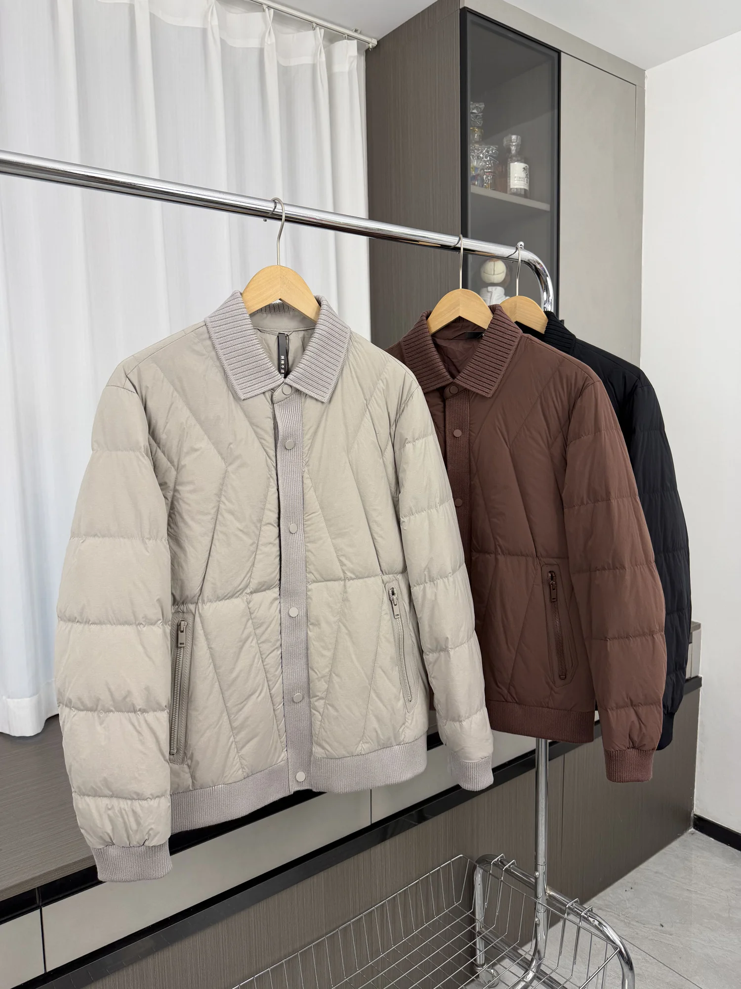 Italian Luxury Knitted Patchwork Men's Winter Jaet Collared Casual Warm Durable Faionable Urban Sle Long Sve Coat
Italian Luxury Knitted Patchwork Men's Winter Jaet Collared Casual Warm Durable Faionable Urban Sle Long Sve Coat