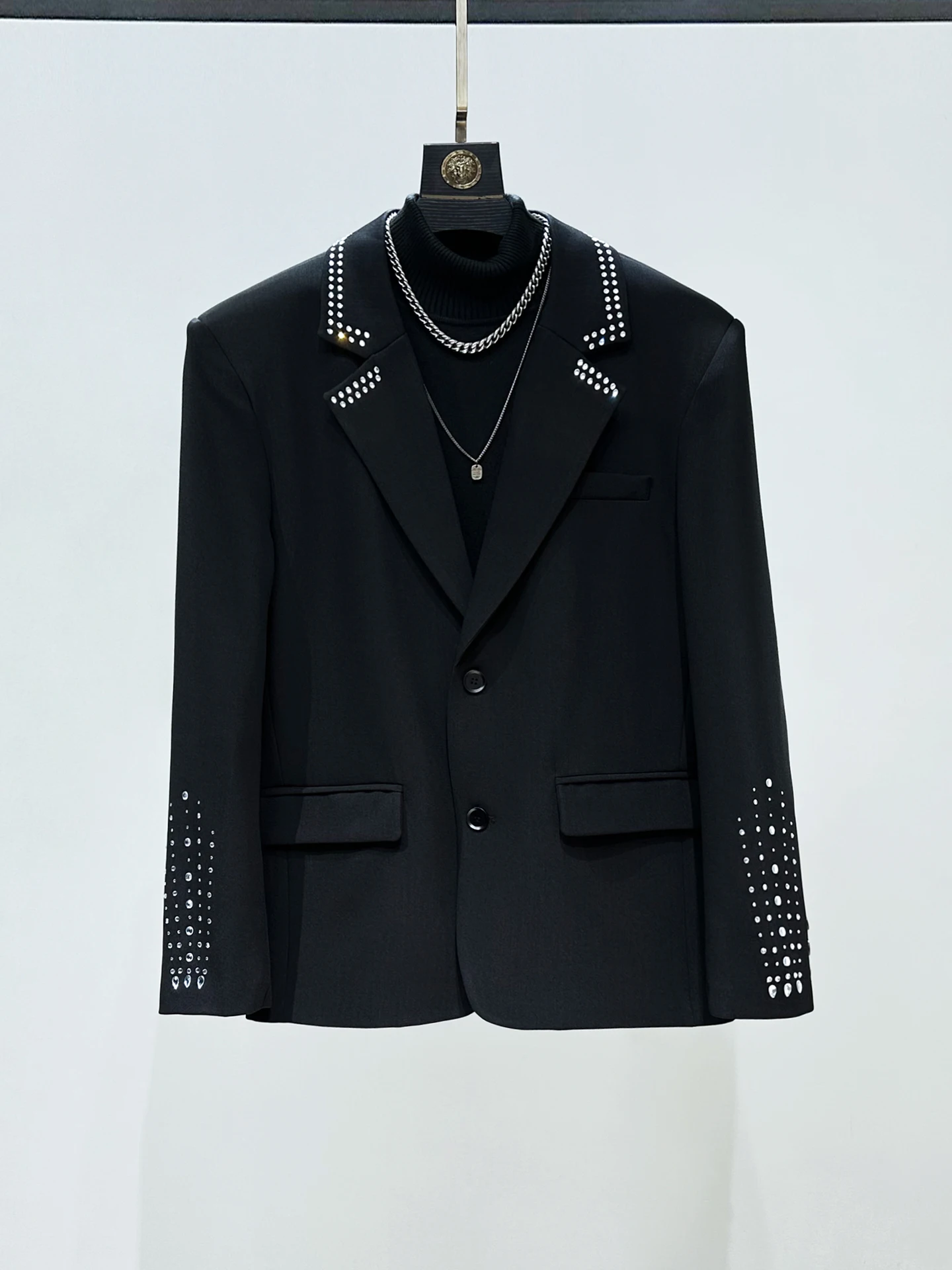 Original New Bla Suit Jaet Men's Faion oulder Padded Casual Outerwear Sparkling Rhinestone Detailing Spring Autumn Wear
Original New Bla Suit Jaet Men's Faion oulder Padded Casual Outerwear Sparkling Rhinestone Detailing Spring Autumn Wear