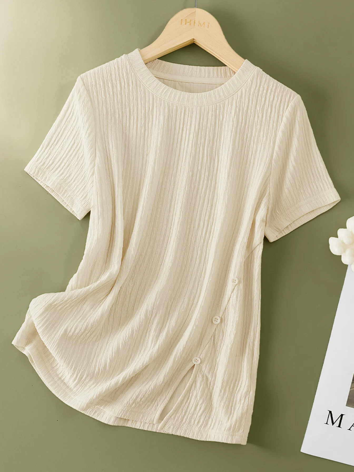Women 2024 simple elegant round neck T-shirt split irregular hemline with button embellishment T-shirts summer popular clothes
Women 2024 simple elegant round neck T-shirt split irregular hemline with button embellishment T-shirts summer popular clothes