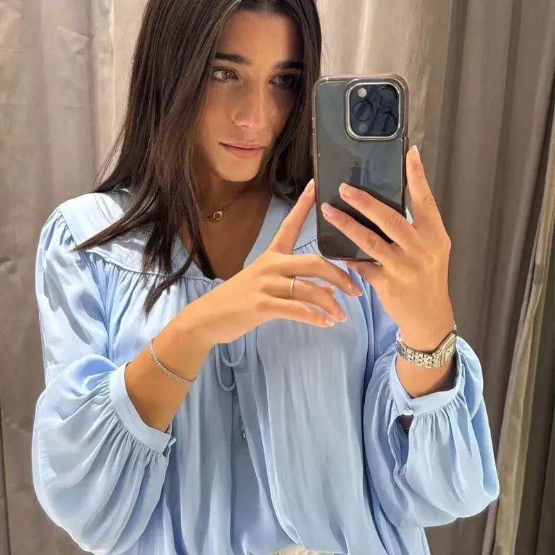 YENKYE 2025 Women Light Blue Flowy Lace Trim Blouse Long Sleeve V Neck Casual Loose Autumn Tops
YENKYE 2025 Women Light Blue Flowy Lace Trim Blouse Long Sleeve V Neck Casual Loose Autumn Tops