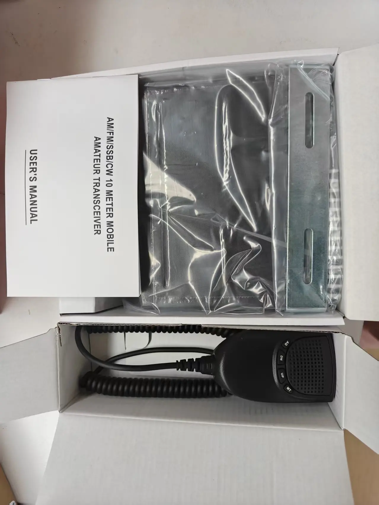 S890 40W Long Range Mobile CB Radio Transceiver | 27MHz 24.7-30.105MHz HF Radio Support AM FM SSB Mode Vehicle Mounted Two Way
S890 40W Long Range Mobile CB Radio Transceiver | 27MHz 24.7-30.105MHz HF Radio Support AM FM SSB Mode Vehicle Mounted Two Way