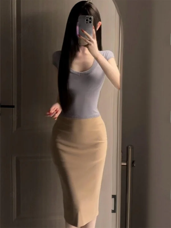Korean Style Summer Outfit Sweet Pure V-Neck T-Shirt Women's Correct Shoulder Flying Sleeve Top Half Skirt Fashion Set
Korean Style Summer Outfit Sweet Pure V-Neck T-Shirt Women's Correct Shoulder Flying Sleeve Top Half Skirt Fashion Set
